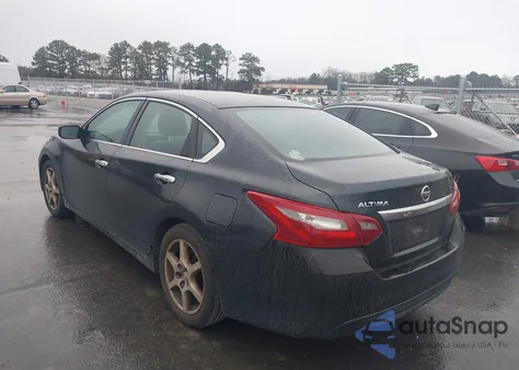 2018 Nissan Altima 2.5 S z USA, uszkodzony, nr VIN 1N4AL3AP9JC166371